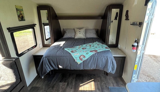 Cozy RV at Tranquility Bay with AC