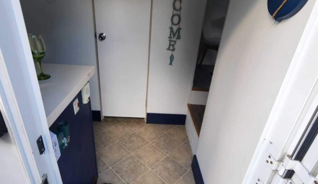 Cozy RV in Homestead, near the Everglades National Park & the Florida Keys!