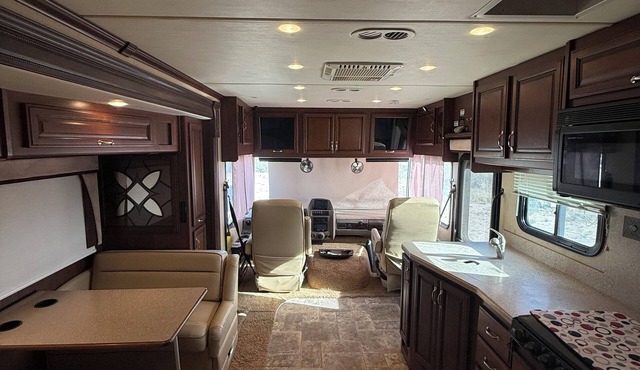 Cozy RV in Lakewood New Mexico perfect for oilfield professionals or vacationers