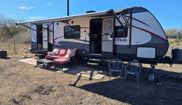 Cozy RV in peaceful Sandia with WiFi, AC,Lake Corpus Chrisit Access nearby