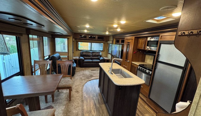 Cozy RV in Prichard with WiFi, AC