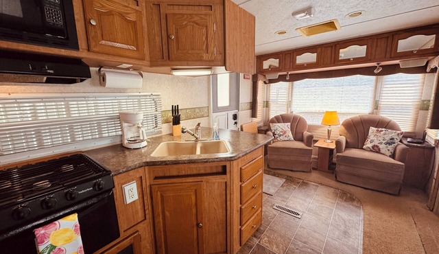 Cozy RV in private dead end - Palatka with AC