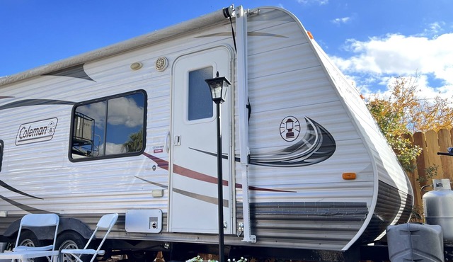 Cozy rv near everything !