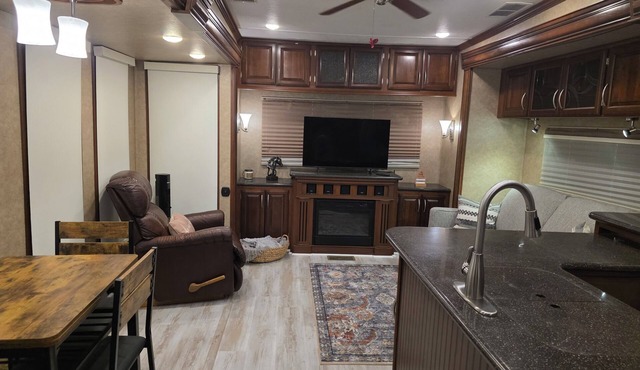 Cozy RV Retreat on a 12‑Acre Horse Farm. 1 Bedroom 1 Bath Pull‑Out Sofa