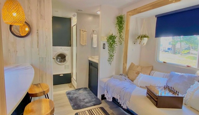 Cozy RV with 1 bedroom in enchanting Cape Charles