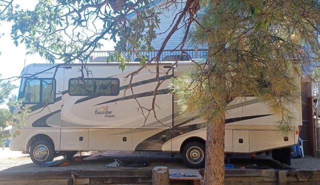 Cozy RV with EcoSpa in charming Tijeras