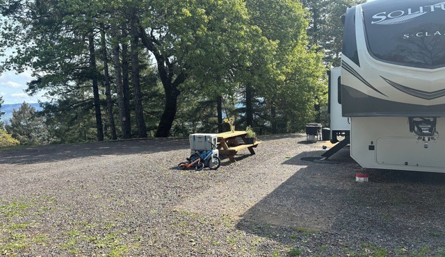 Cozy RV with terrific views, and peaceful surroundings.