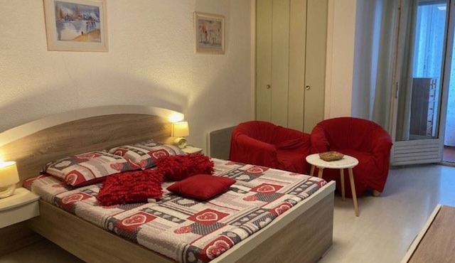 Cozy Studio for 2 with WiFi & Parking – 50m from Amélie-les-Bains Cures