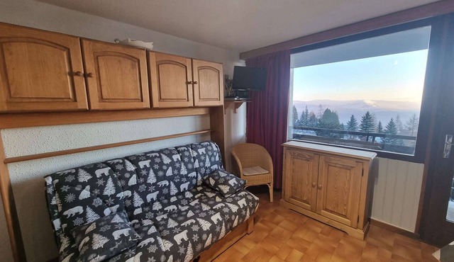 Cozy Studio for 4 - Central Location, South Balcony, Panoramic View