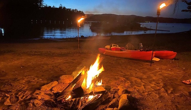 Cozy Sacandaga Lake Front Retreat