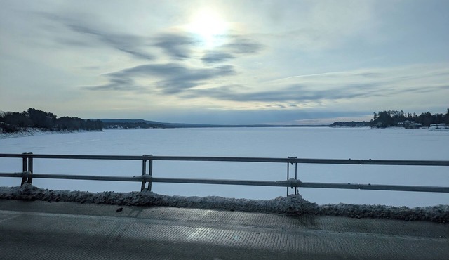 Cozy Sacandaga Lakefront Home, Pet Friendly, Sleeps 15, Fire pit, Outdoor deck