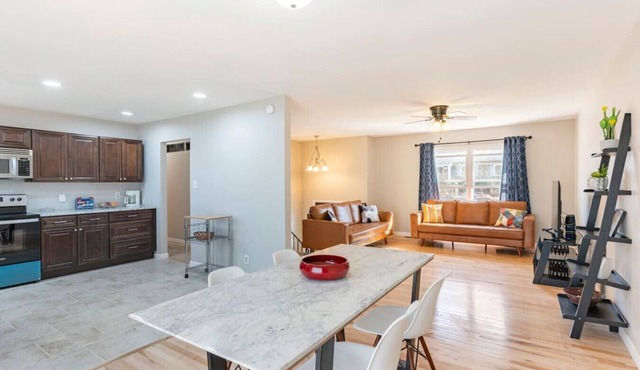 Cozy & Safe - 6 beds - mins from shopping &stores