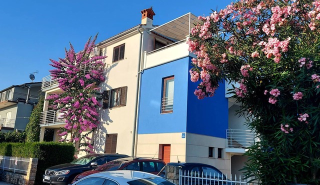 Cozy "Saltwater Soul" apartment with a stunning sea view. Nearby the sea.