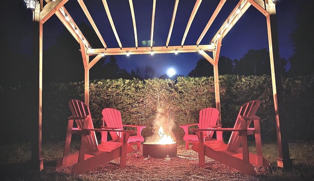 Cozy Sauble Beach Hideout | Walk to Beach & Park!