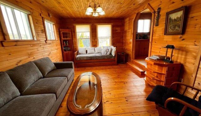 Cozy Seaside 1 Bedroom Cottage