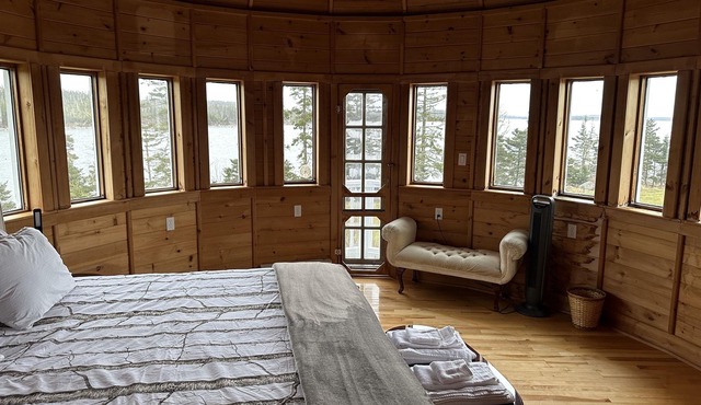 Cozy Seaside 3 Bedroom Cottage in Cole Harbour Village in Guysborough County