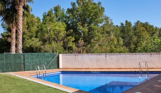 Cozy Seaside Apt with Pool, Terrace & Parking near Cala Llobeta – Ideal for Families