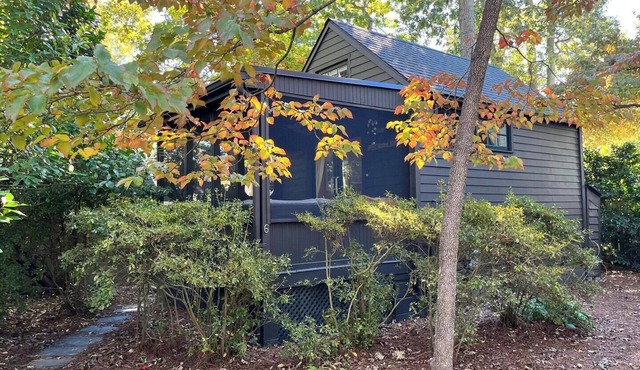 Cozy Seaside Cottage with Screened Porch & Bikes, Steps from Rehoboth Beach