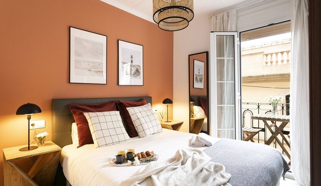 Cozy Seaside Getaway in Barceloneta – Steps from the Beach!