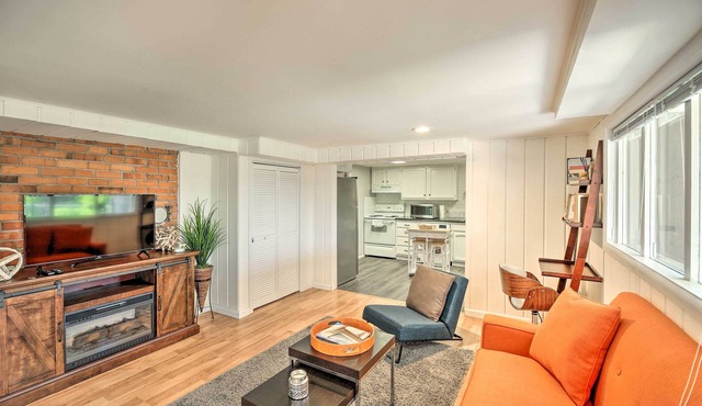 Cozy Seattle Apt w/Patio: Walk to Lake Washington