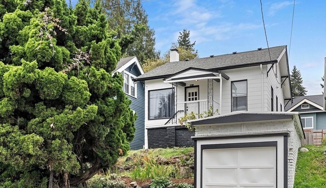 Cozy Seattle Stay Near UW & Green Lake Walk to Parks & Cafés