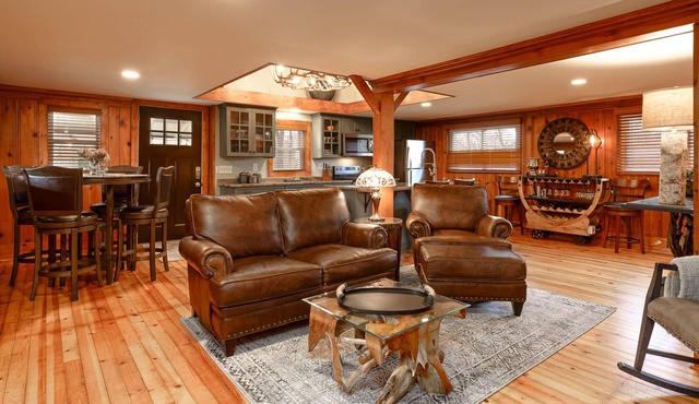 Cozy Secluded Cabin Retreat with Trails, Horses & Ponies