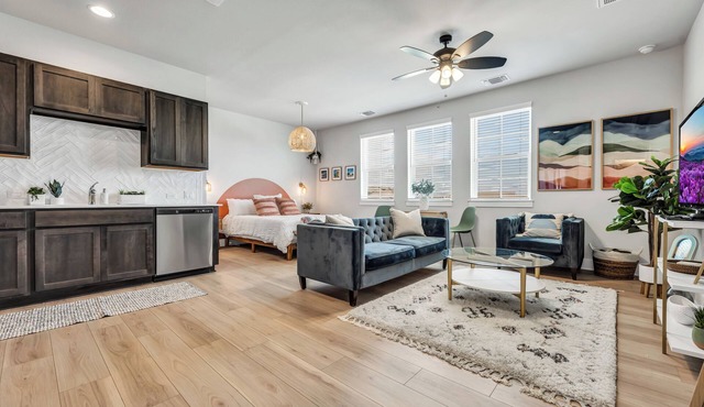 Cozy secluded studio with full kitchen - W&D