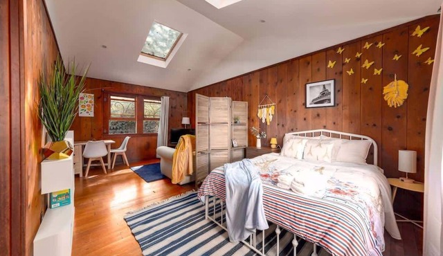 Cozy Secret Garden Cottage Downtown Berkeley