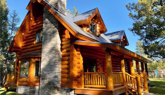 Cozy Seeley Lake Cabin, Sleeps 9, Huge Hot Tub