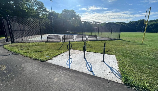 Cozy Self Contain Basement Guest RoomClose to Boston in a Serene Environment