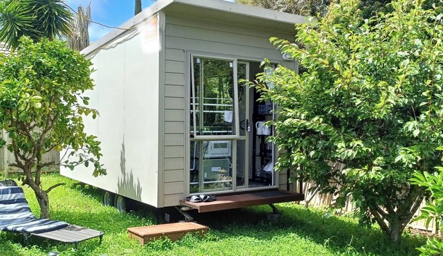 Cozy self contained cabin (Please note the listing is just for the cabin)