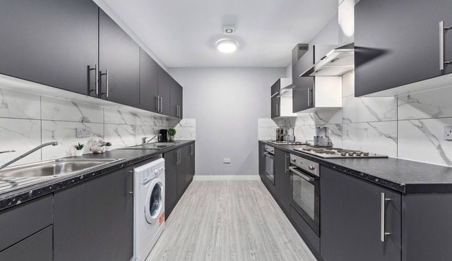 Cozy Serviced Room in Feltham Heathrow London Tw13