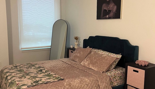 Cozy shared space 1-bedroom in a condo with AC, WiFi in fabulous Brooklyn