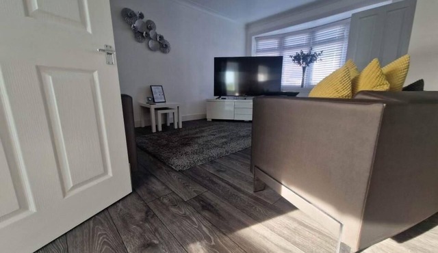 Cozy Shotts House with 2 Bedrooms