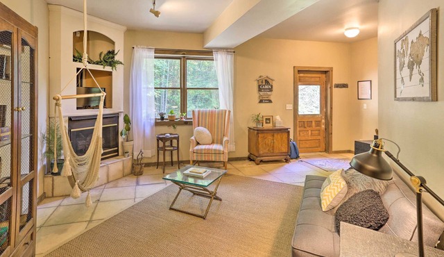 Cozy Signal Mtn Apt w/ Fire Pit on 6 Acres!