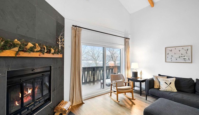 Cozy & Simple Condo with Views of Mont-Tremblant