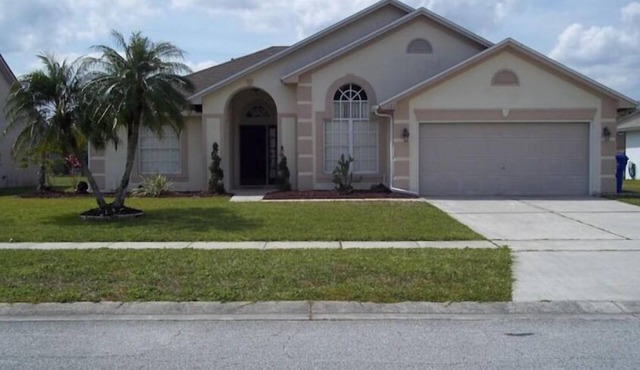 Cozy single-family home, close to theme parks, restaurants. Give Kids the World.