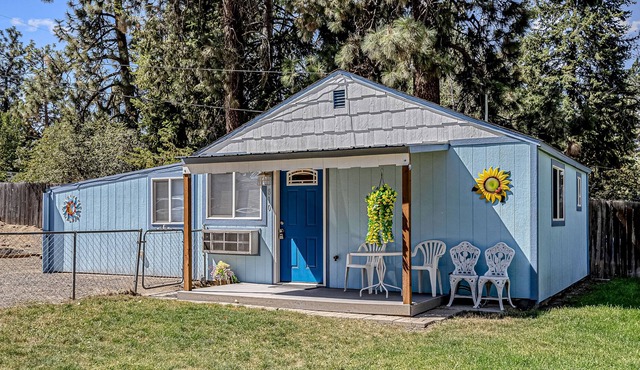 Cozy, Single-Level, Dog-Friendly House w/ Free WiFi & a Private Washer/Dryer