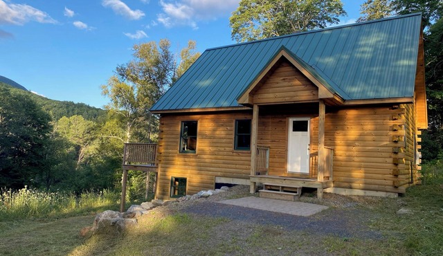 Cozy Ski Cabin near Sugarloaf!