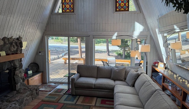 Cozy ski chalet 1/2 mile from Main Street, Great Location