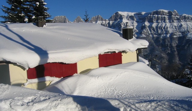 Cozy ski chalet in the Swiss alps