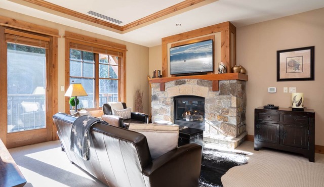 Cozy Ski-in/Ski-out Northstar Village Residence - Big Horn 408