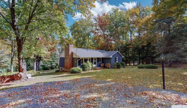 Cozy Ski retreat in the heart of the Catskills- w/ brand new fire pit! (Oct 21)