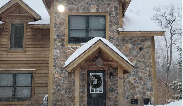 Cozy ski retreat on Mt. Snow!