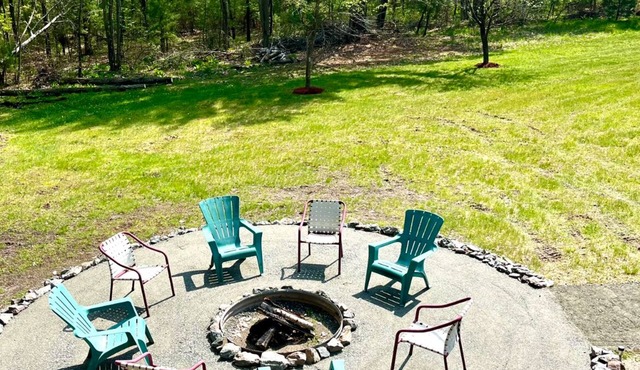 Cozy Ski Retreat on UTV/Snowmobile Trail