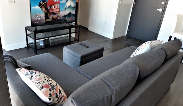 Cozy Skyline Entire Condo in Downtown - Across from Bell MTS Centre