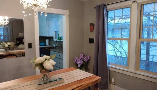 Cozy "Sloth" Cottage by Yakima College, 5 mins to Memorial Hospital.