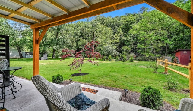 Cozy Small Studio Retreat by the River