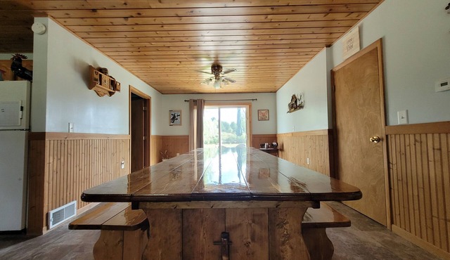 Cozy snowmobilers/ATV retreat. 3 miles from Manistee Ntl Forest/Rails to Trails