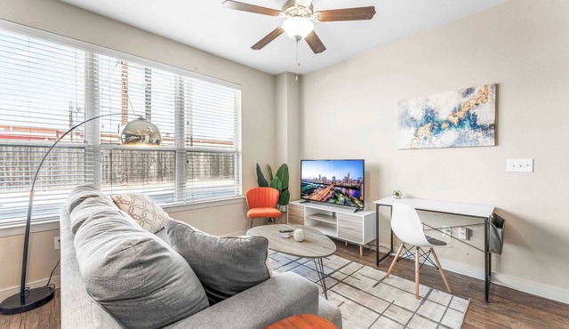 Cozy SoCo 1BR King Suite w/GymPickleballLaundry